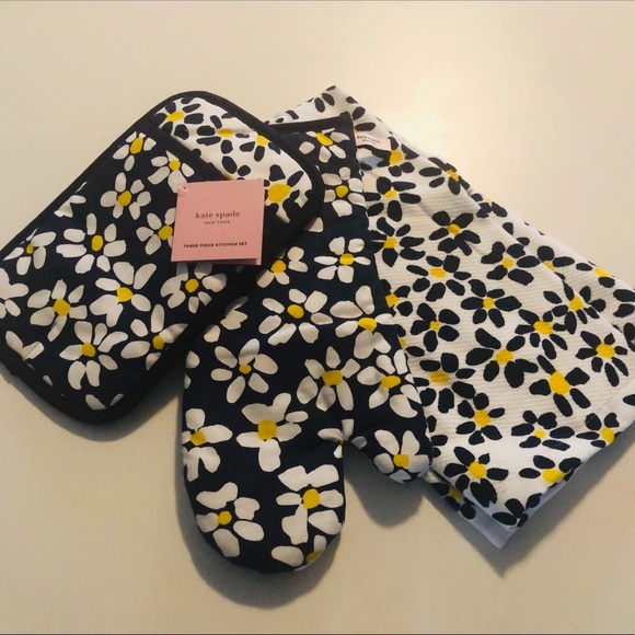 kate spade Other - Kate Spade♠️3 piece kitchen set 🔪🔪🔪